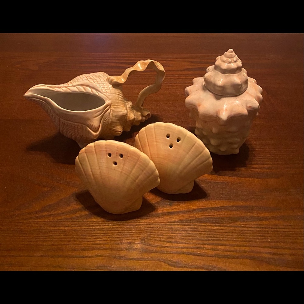 COASTAL FLAIR!  Creamer, Sugar, Salt and Pepper